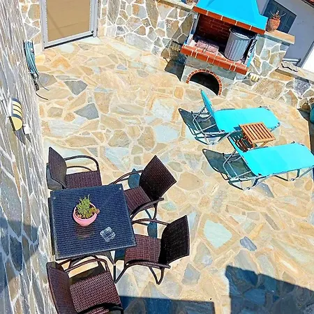 Tsonos فيلة